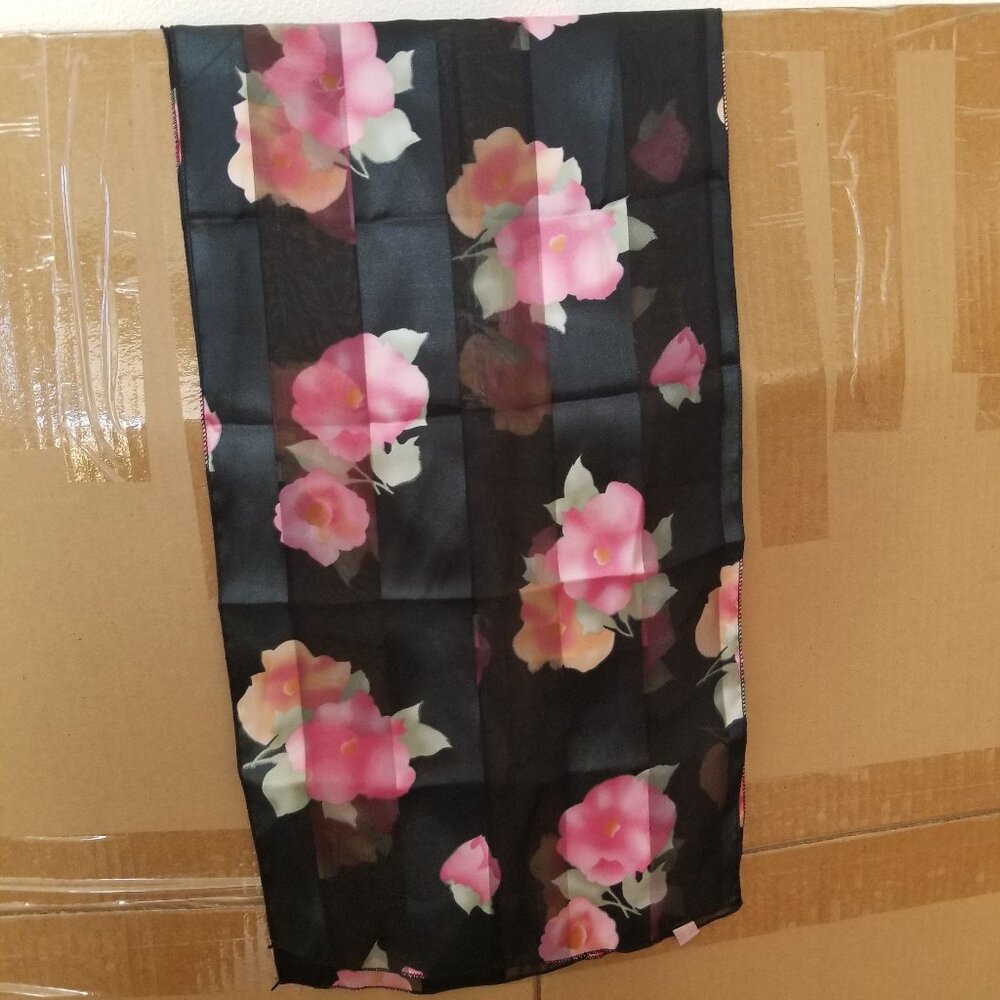 Rectangular Black Flowered Scarf - image 2